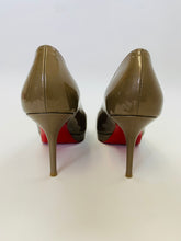 Load image into Gallery viewer, Christian Louboutin Taupe Prorata 90 Pump Size 39 1/2