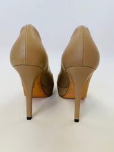 Load image into Gallery viewer, Gucci Tile Square Toe Platform Pump Size 36 1/2