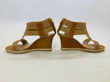 Load image into Gallery viewer, Fendi Camel Patent Leather and Raffia Carioca Wedge Size 36 1/2