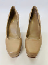 Load image into Gallery viewer, Gucci Tile Square Toe Platform Pump Size 36 1/2