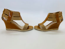 Load image into Gallery viewer, Fendi Camel Patent Leather and Raffia Carioca Wedge Size 36 1/2