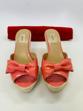 Load image into Gallery viewer, Valentino Garavani Coral Espadrille Slide Size 39