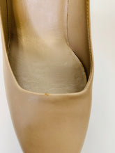 Load image into Gallery viewer, Gucci Tile Square Toe Platform Pump Size 36 1/2
