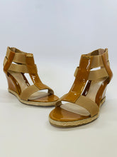 Load image into Gallery viewer, Fendi Camel Patent Leather and Raffia Carioca Wedge Size 36 1/2