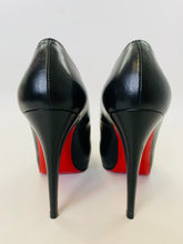 Load image into Gallery viewer, Christian Louboutin Black Rolando Pumps Size 39 1/2