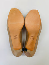 Load image into Gallery viewer, Gucci Tile Square Toe Platform Pump Size 36 1/2