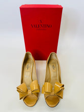 Load image into Gallery viewer, Valentino Garavani Nude Couture Bow Pumps Size 37