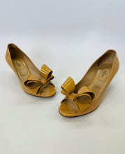 Load image into Gallery viewer, Valentino Garavani Nude Couture Bow Pumps Size 37