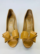 Load image into Gallery viewer, Valentino Garavani Nude Couture Bow Pumps Size 37