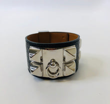 Load image into Gallery viewer, Hermès Black Shiny Alligator and Palladium Plated Collier de Chien Bracelet size Small