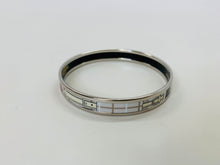 Load image into Gallery viewer, Hermès Sellier Printed Enamel Bangle Size 65