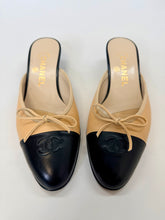 Load image into Gallery viewer, CHANEL Beige and Black Ballet Slide Size 36 1/2
