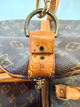 Load image into Gallery viewer, Louis Vuitton Monogram Canvas Keepall Bandouliere 55
