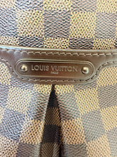 Load image into Gallery viewer, Louis Vuitton Bloomsbury PM Messenger Bag