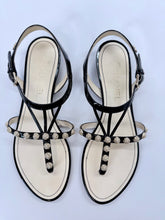 Load image into Gallery viewer, CHANEL Black Patent Leather CC And Camellia Flat Thong Sandals Size 39 1/2