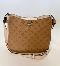 Load image into Gallery viewer, Louis Vuitton Monogram Very Hobo MM Bag