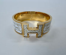 Load image into Gallery viewer, Hermes Wide Clic H Bracelet Size PM