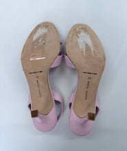 Load image into Gallery viewer, Manolo Blahnik Pink Sandals Size 39