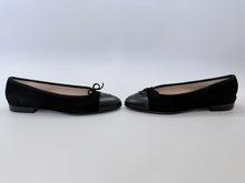 Load image into Gallery viewer, CHANEL Black Ballet Flat Size 38