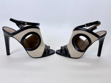 Load image into Gallery viewer, Hermès Natural and Black Rafaella Sandal Size 39 1/2