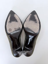 Load image into Gallery viewer, Salvatore Ferragamo Logo Pumps Size 8 1/2