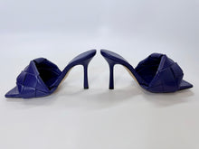Load image into Gallery viewer, Bottega Veneta Lido Lagoon Unicorn Leather Sandals Size 38 1/2