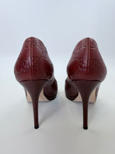 Load image into Gallery viewer, Gucci Burgundy Guccissima Platform Pumps Size 38