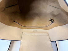 Load image into Gallery viewer, Louis Vuitton Monogram Very Hobo MM Bag