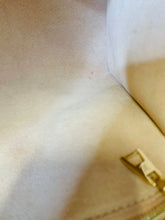 Load image into Gallery viewer, Louis Vuitton Arizona Beige On My Side MM Bag