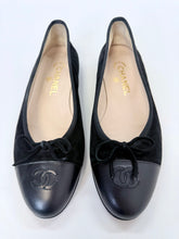 Load image into Gallery viewer, CHANEL Black Ballet Flat Size 38