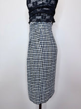 Load image into Gallery viewer, CHANEL Black and Ivory Houndstooth Skirt Size 38