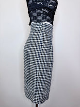 Load image into Gallery viewer, CHANEL Black and Ivory Houndstooth Skirt Size 38