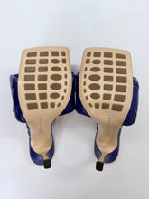 Load image into Gallery viewer, Bottega Veneta Lido Lagoon Unicorn Leather Sandals Size 38 1/2