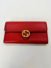 Load image into Gallery viewer, Gucci Red Interlocking G Continental Flap Wallet