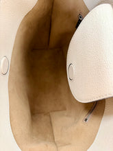 Load image into Gallery viewer, Louis Vuitton Monogram Very Hobo MM Bag