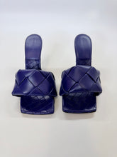 Load image into Gallery viewer, Bottega Veneta Lido Lagoon Unicorn Leather Sandals Size 38 1/2