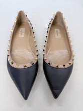 Load image into Gallery viewer, Valentino Garavani Navy Blue Rockstud Flats Size 39 1/2