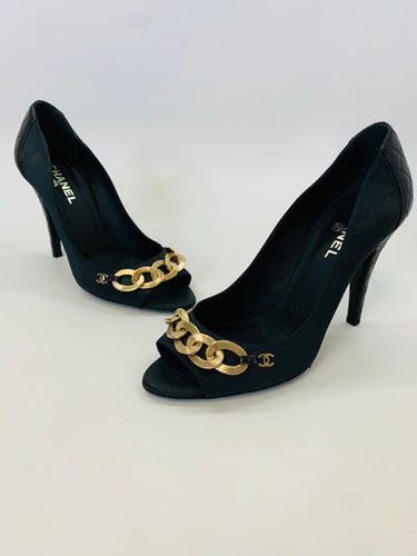 CHANEL Black CC and Chain Pumps Size 39 1/2