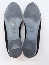 Load image into Gallery viewer, CHANEL Black Ballet Flat Size 38