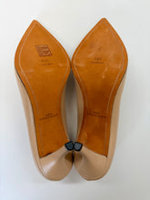 Load image into Gallery viewer, Givenchy Nude Classic Pump Size 39 1/2
