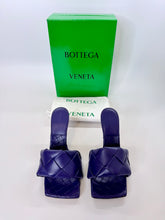 Load image into Gallery viewer, Bottega Veneta Lido Lagoon Unicorn Leather Sandals Size 38 1/2