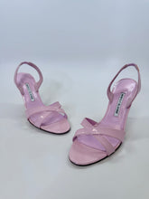 Load image into Gallery viewer, Manolo Blahnik Pink Sandals Size 39