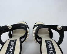 Load image into Gallery viewer, CHANEL Black Grosgrain and Man Made Pearl Sandal Size 40