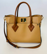 Load image into Gallery viewer, Louis Vuitton Arizona Beige On My Side MM Bag