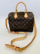 Load image into Gallery viewer, Louis Vuitton Monogram Canvas Speedy Bandouliere 25