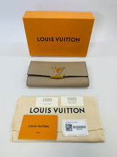 Load image into Gallery viewer, Louis Vuitton Pebble Capucines Long Wallet