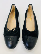 Load image into Gallery viewer, CHANEL Black Ballerina Flat Size 38