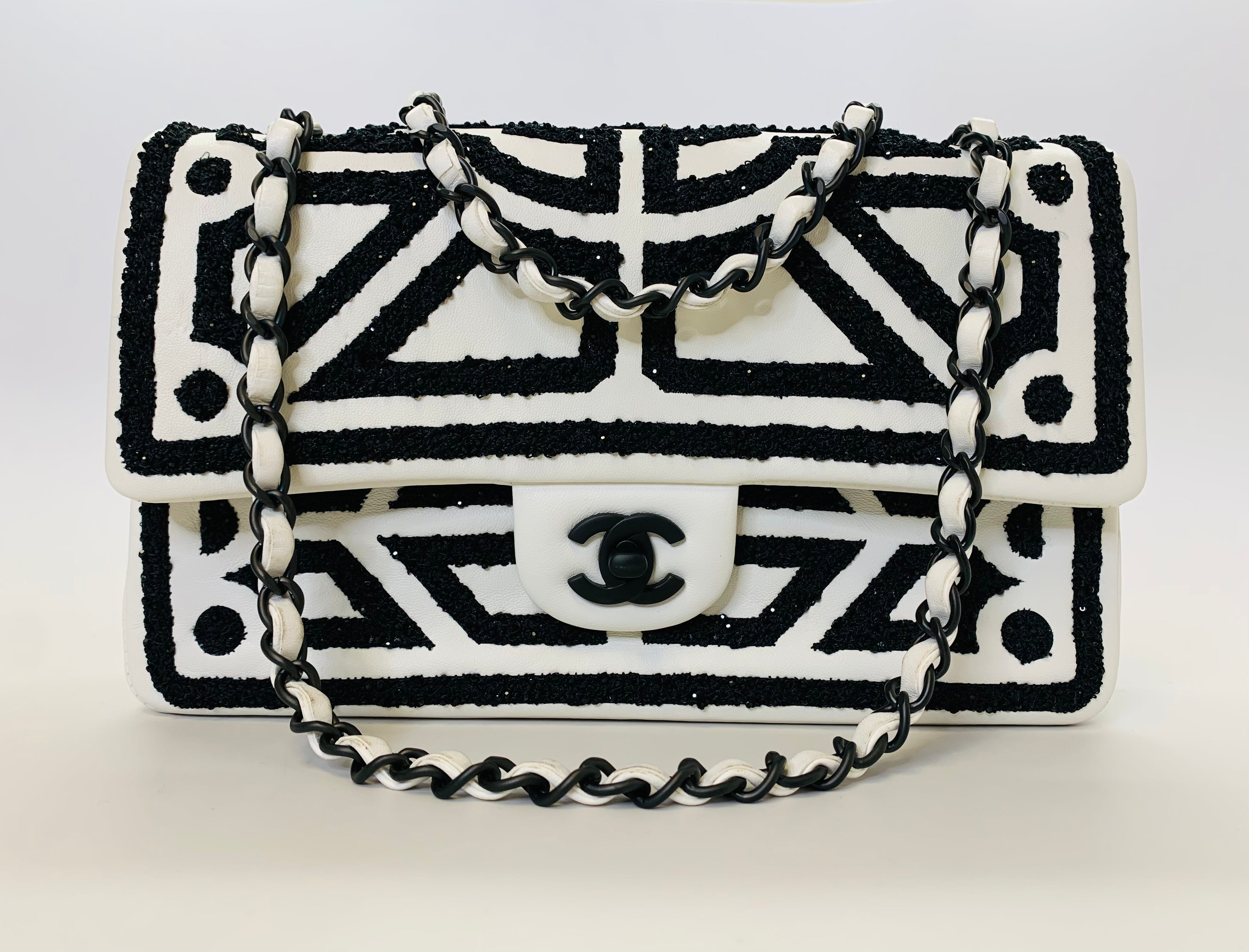 ダブル　　CHANEL CHANEL White Leather Garden of Versailles Classic Double Flap Bag