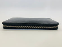 Load image into Gallery viewer, Louis Vuitton Black Epi Leather Zippy Wallet