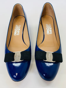 Salvatore Ferragamo Blue Vara Pumps Size 9